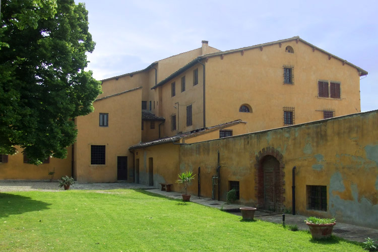 Tuscany is famous for its production of best quality wine all over the world, also for being one of the best place in Italy for the holiday, the Art and the cooking.